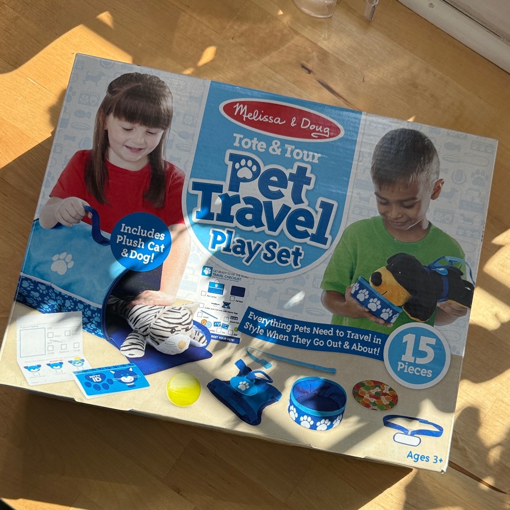 Melissa & Doug Blue Pet Travel Set